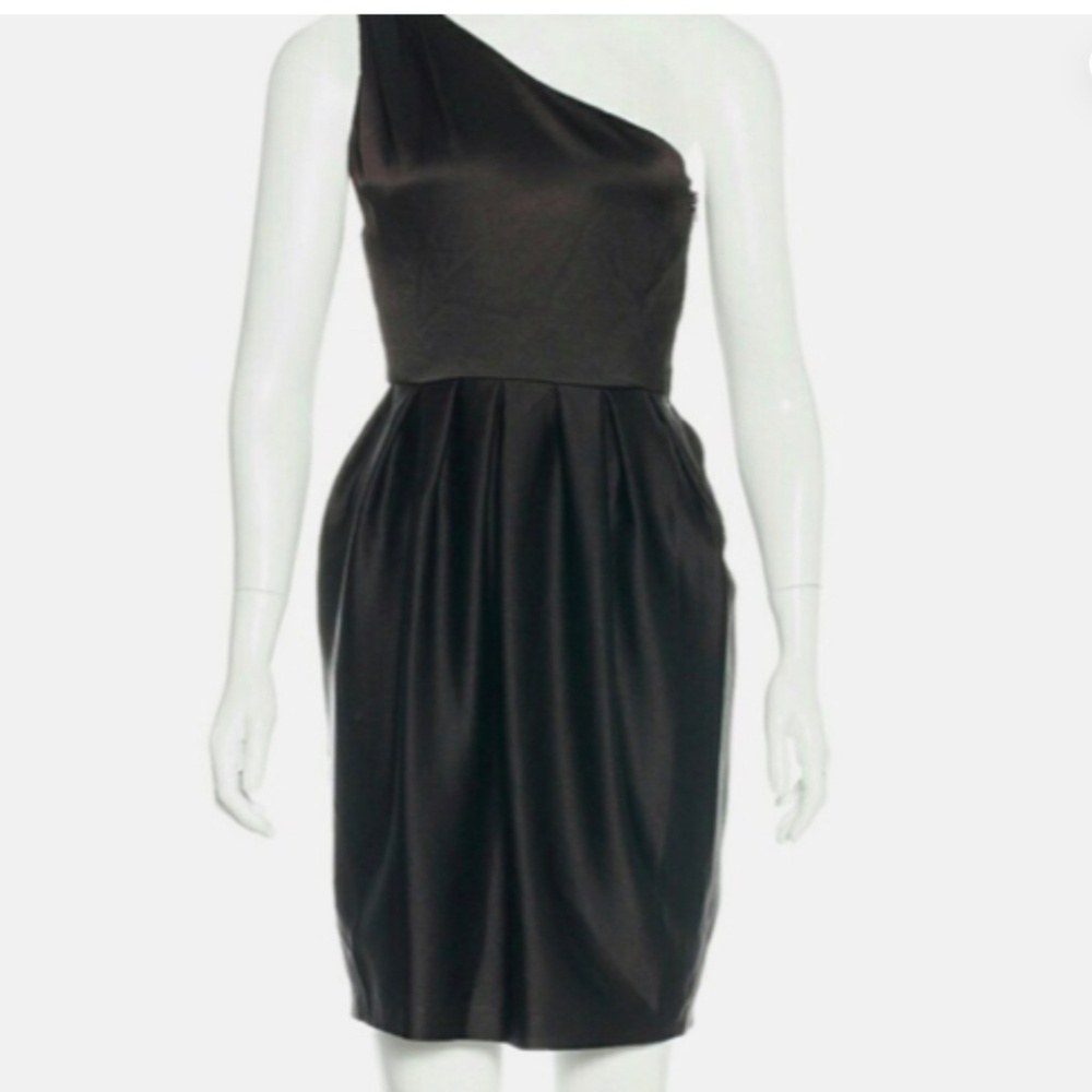 Alice & Olivia black one-shoulder cocktail dress size 6